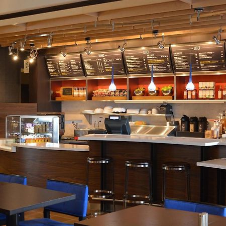 ホテル コートヤード ヤングスタウン キャンフィールド Canfield エクステリア 写真
